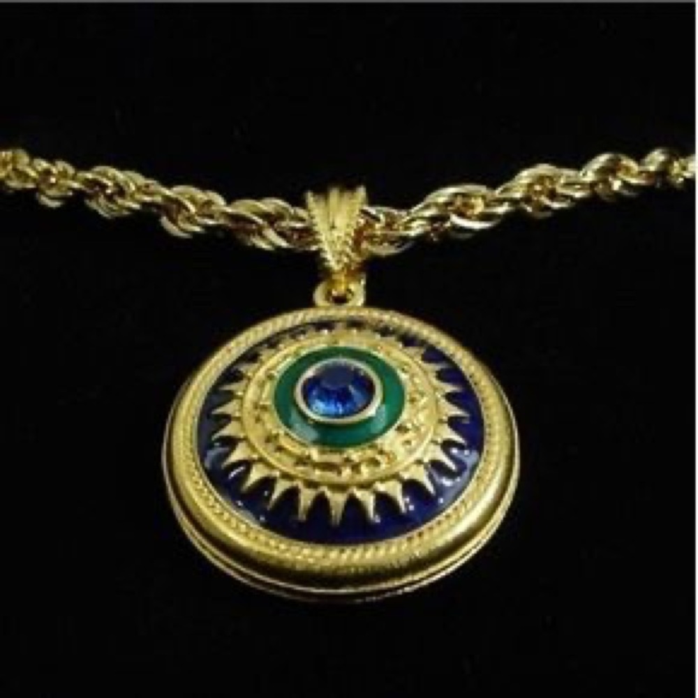 Stunning Vintage Gold Reversable Pendant Necklace, Jackie Kennedy Designer